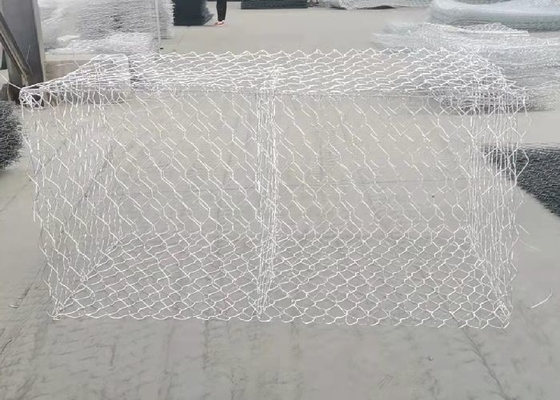 Galvanizli Tel Ağı Gabion sepetleri 60mm*80mm Sel kontrolü için açıklıklar