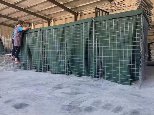 Çinko kaplı kaynaklı savunma duvarı tipi askeri kum duvarı veya sel kontrolü için savunma bariyerleri
