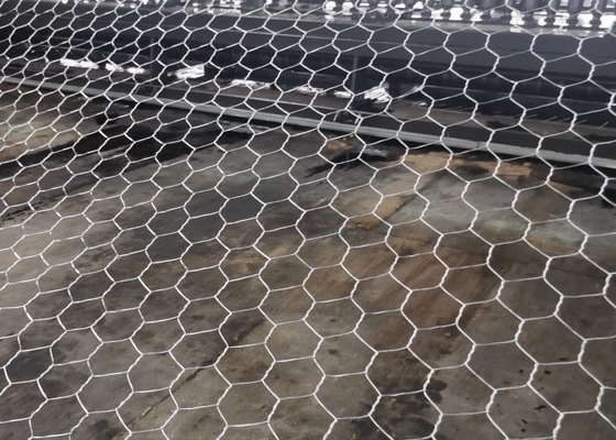 Su basıncı kontrol 3.2mm Gabion Mesh Kafesleri için Stone Sack Gabion kutuları Nehir doldurma Gabion poşetleri