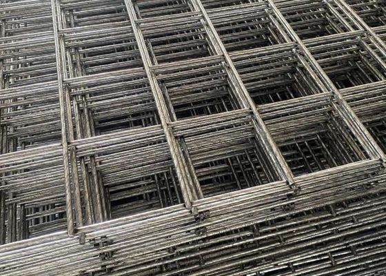5.0mm Mesh Tel Zenk kaplı Tel Panel Geçici Güvenlik Çözümleri için Askeri Bariyer