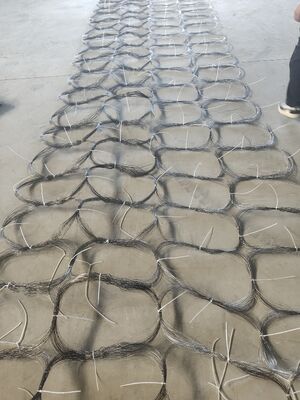 4 mm esnek zırhlı araç bariyer ağı yetkisiz erişimi engeller ve tankları korur. Engellerin etrafında güvenli bir şekilde şekillendirilebilir.