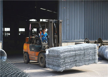 Gabion Çit Sistemi Taş Örgü İstinat Duvarı 80 * 100 Mm Delik Boyutu