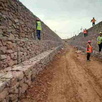 Gabion Box Basket Galvanizli Metal Tel Ağı, Çiftlik ve İnşaat Mühendisliği için Altıgen Tasarım